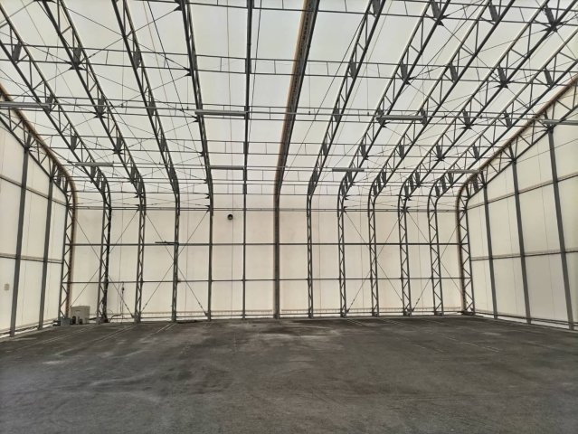 愛荘町テント倉庫の内装|室内です