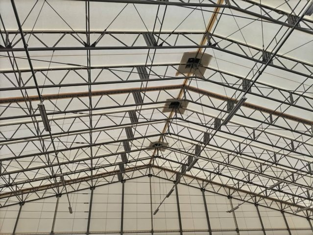 愛荘町テント倉庫の内装|室内です