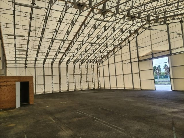 愛荘町テント倉庫の内装|室内です