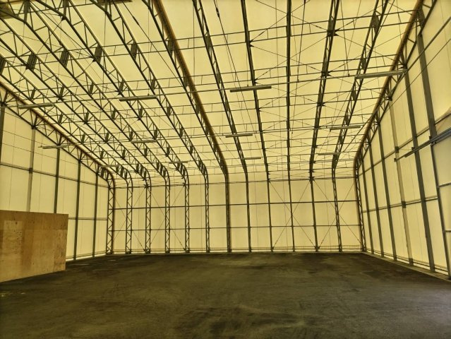 愛荘町テント倉庫の内装|室内です