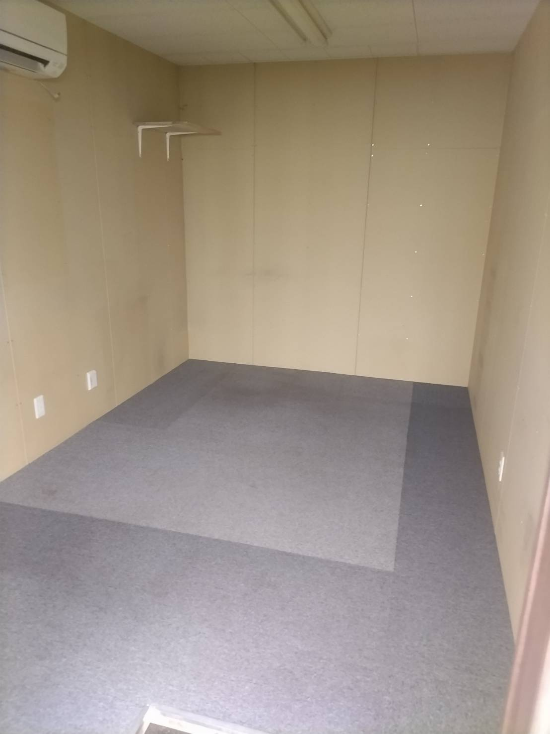 愛荘町テント倉庫の内装|内装です