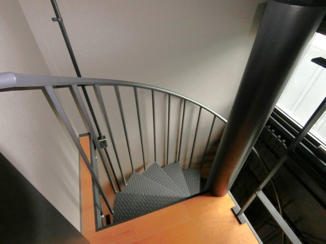 ＩＣＨＩＮＯＭＩＹＡ　ＢＡＳＥの内装|螺旋階段