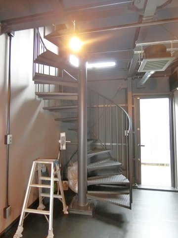 ＩＣＨＩＮＯＭＩＹＡ　ＢＡＳＥの内装|螺旋階段