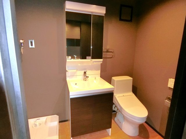 ＩＣＨＩＮＯＭＩＹＡ　ＢＡＳＥの独立洗面台