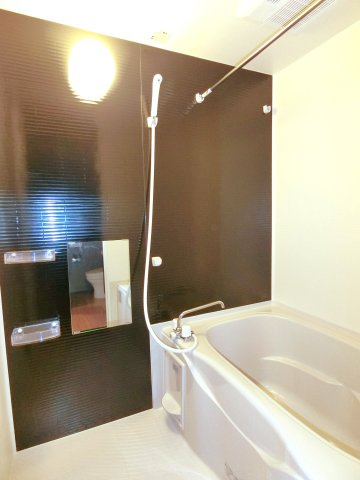 ＩＣＨＩＮＯＭＩＹＡ　ＢＡＳＥの浴室