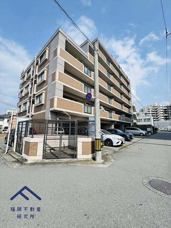 ペルル南福岡の外観