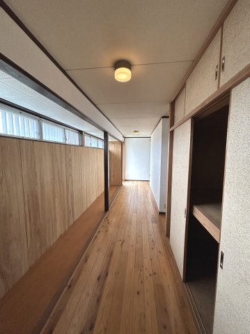 つくば市樋の沢　建物面積74坪の邸宅の収納|2階廊下・押入収納