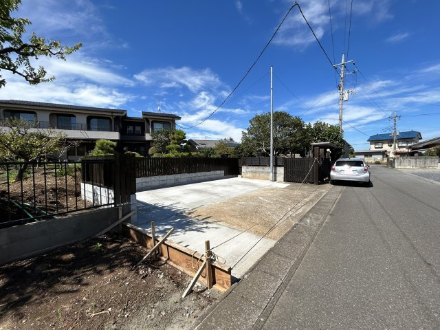 つくば市樋の沢　建物面積74坪の邸宅の前面道路含む現地写真|前面道路を含む現地土地写真