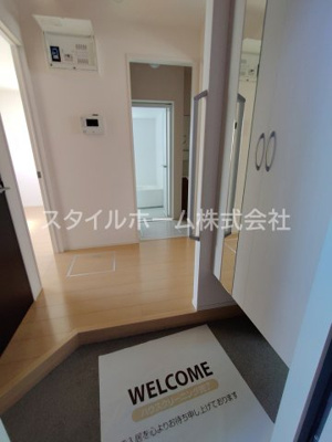 【玄関】 | ヴェルブィル | 別部屋写真です。