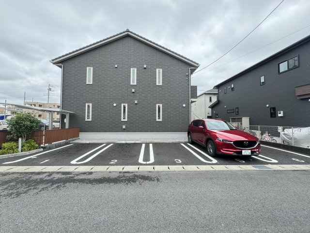 ルーチェの駐車場