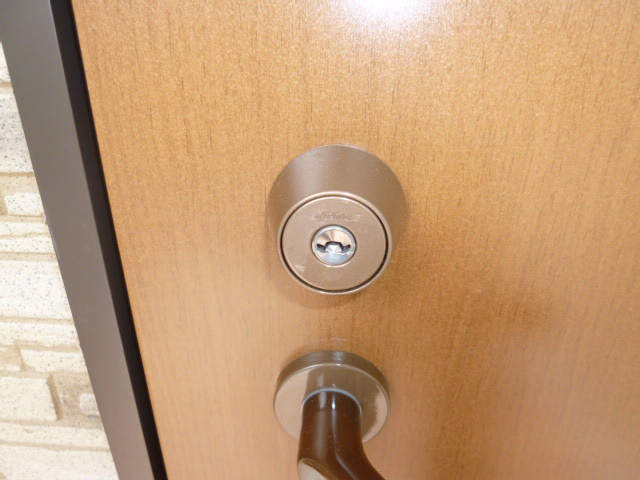 ルミエールＣの玄関|玄関カギ
