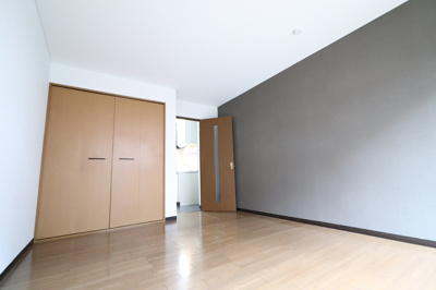 【居間・リビング】 | アーバン高宮 | 別号室の写真になります。現況優先。