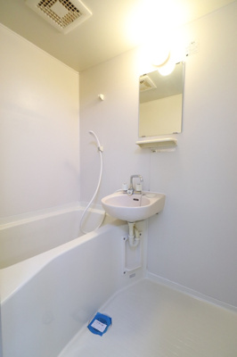 【浴室】 | アーバン高宮 | 別号室の写真になります。現況優先。