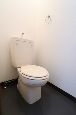 【トイレ】 | アーバン高宮 | 別号室の写真になります。現況優先。