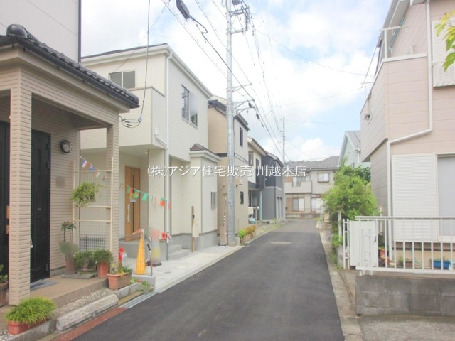 月々４万円台～　新築戸建　川越市小堤５期の前面道路含む現地写真|北東側 4.0ｍ公道
