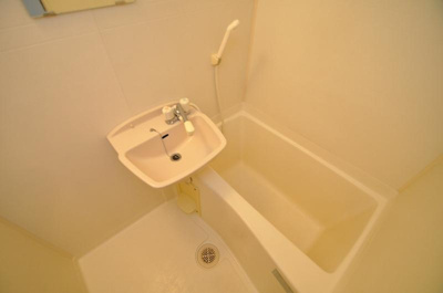 【浴室】 | エレガンテ平尾 | 別号室の写真になります。現況優先。