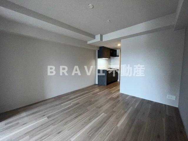 アーバネックス南新町 BRAVI不動産の居間・リビング|こちらの居間で趣味の時間をお楽しみください