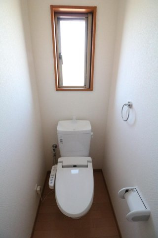 【トイレ】 | フローリッシュ豊浜 | 別号室の写真になります。現況優先。