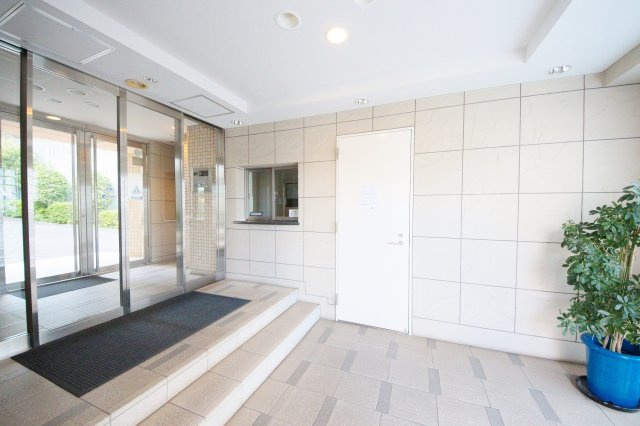 小田急線「百合ヶ丘」ロータリーパレス百合ヶ丘の画像