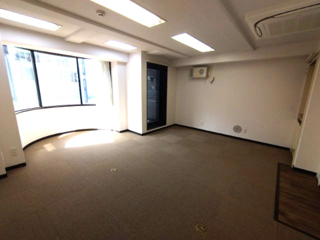 青山丸竹ビルの内装|別区画の写真です