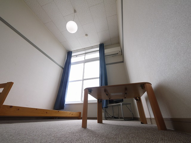 レオパレストミタⅡの浴室|ゆったりした洋室です