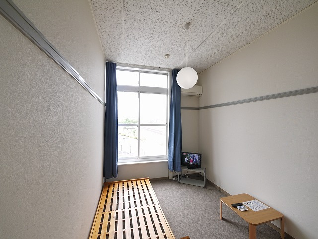 レオパレストミタⅡの寝室|落ち着いて過ごせるお部屋なので、寝室にいかがでしょうか