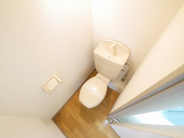 レオパレストミタⅡのトイレ|清潔感のあるトイレです