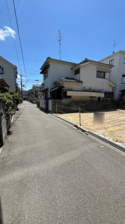 【前面道路含む現地写真】