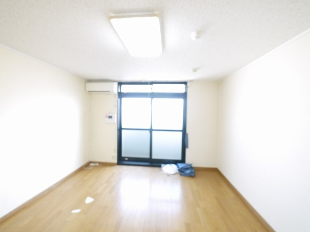 レオパレス冨田の洋室|広々とした洋室です