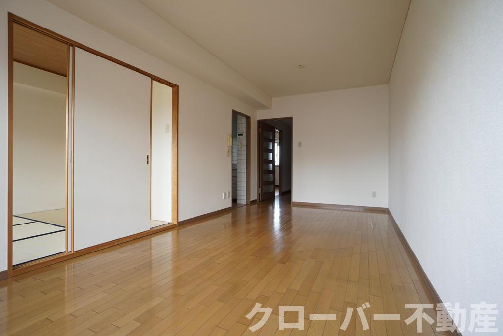 ラヴァーズガーデンの居間・リビング