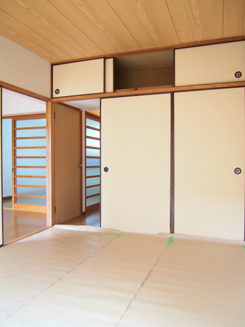 ローヤルマンションの収納|こまごまとしたものを収納できそうですね※別号室のお写真になります。