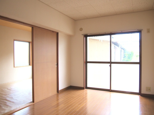 ローヤルマンションの内装|きれいな内装です※別号室のお写真になります。