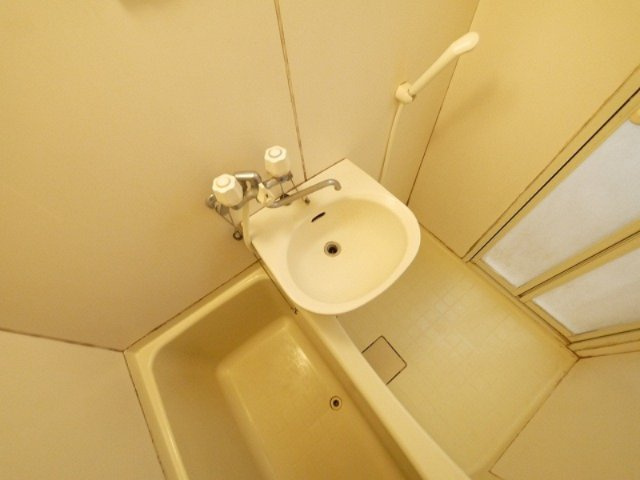 レオパレス冨田の洗面所|洗面スペースです