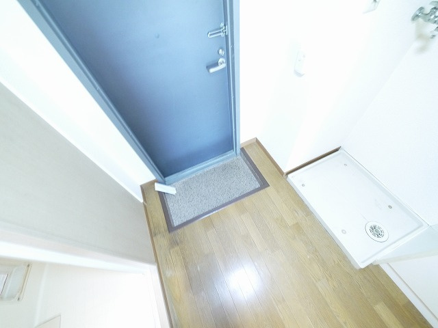 レオパレス冨田の玄関|落ち着いた玄関です