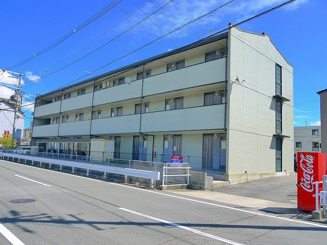 レオパレス冨田の外観|おしゃれな外観です