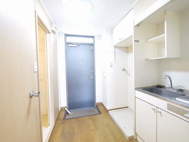 レオパレス冨田の玄関|ゆったりとした玄関です