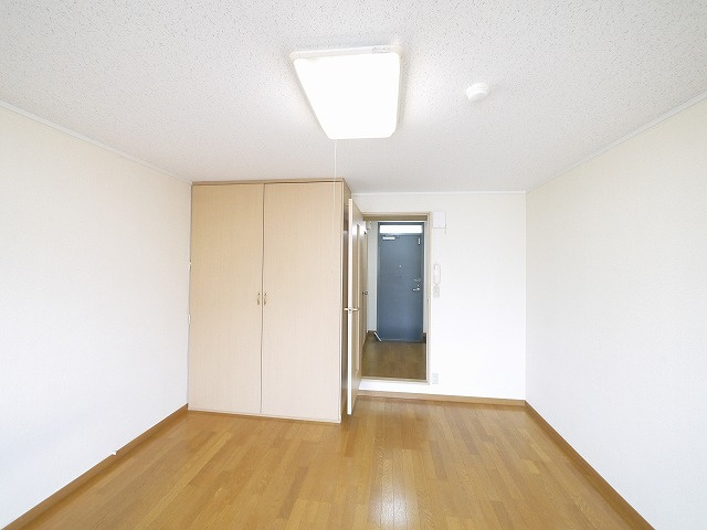 レオパレス冨田の洋室|スタンダードな洋室です