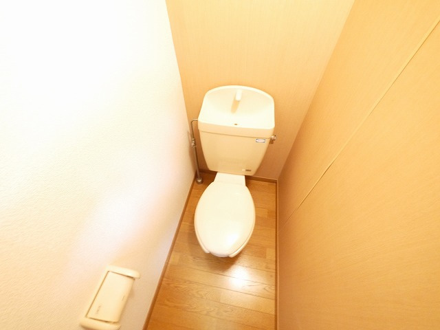 レオパレス冨田のトイレ|コンパクトで使いやすいトイレです