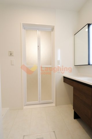 D-roomシャンヴルの洗面所|明るい洗面所です