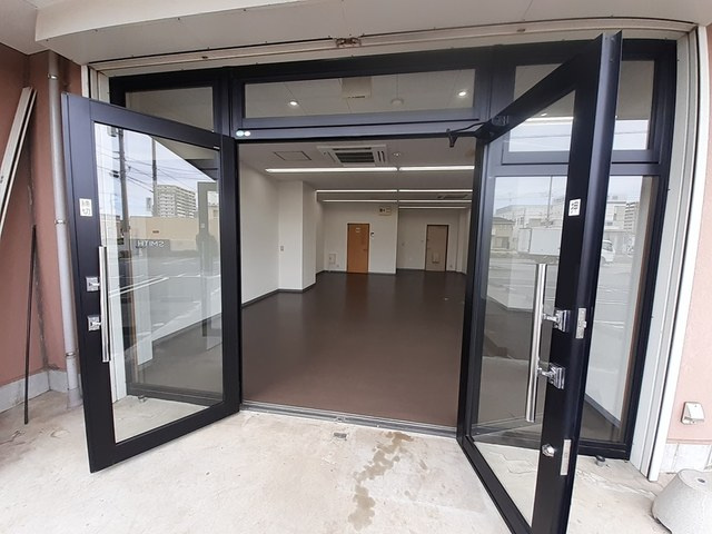 サンライズヴィラひたち野A棟のエントランス