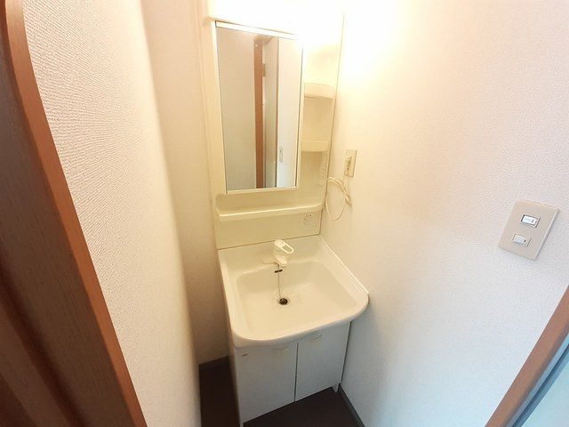 サンライズヴィラひたち野A棟の独立洗面台