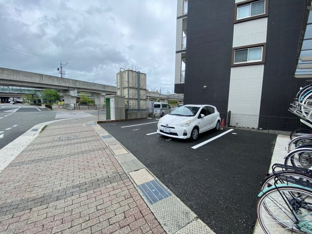 MISTRAL姫路駅前Ⅲの駐車場