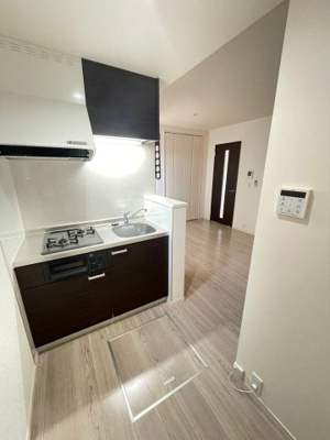 【キッチン】 | マイプレイス千早駅前 | 別号室の写真になります。現況優先。