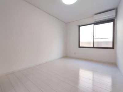 【寝室】 | ファミール鹿田