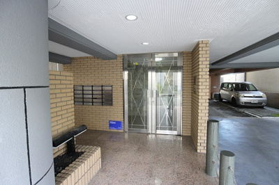 【エントランス】 | PLEAST荘島 | 毎日通るエントランスはこのようになっています