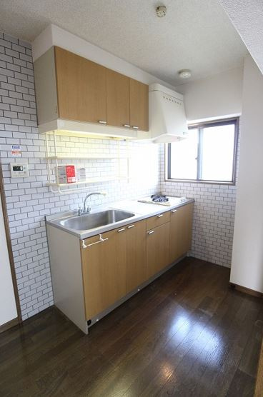 PLEAST荘島のキッチン|※写真は別間取りのお部屋です