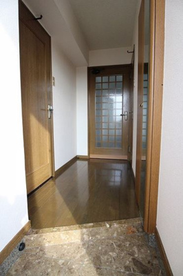 【玄関】 | PLEAST荘島 | ※写真は別間取りのお部屋です