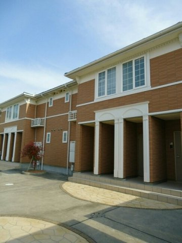 グレースガーデンⅡのエントランス|外観もきれいです