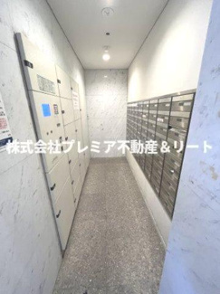 【その他共用部分】 | 郵便受けと宅配ボックスです。