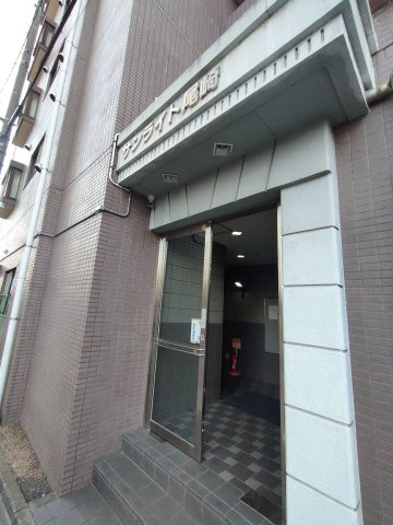 サンライト尾崎のエントランス